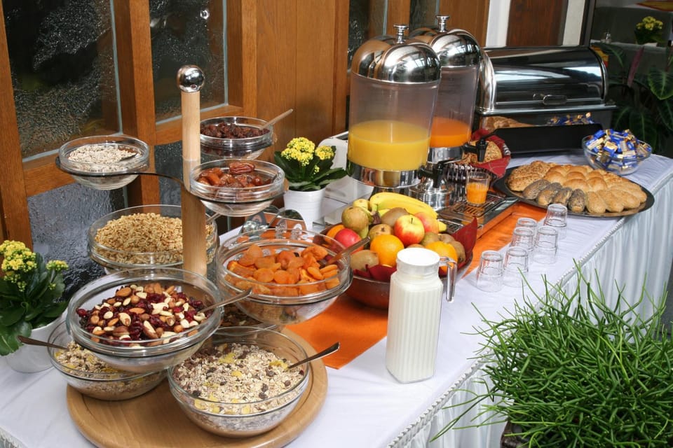 Food and drinks, Buffet breakfast