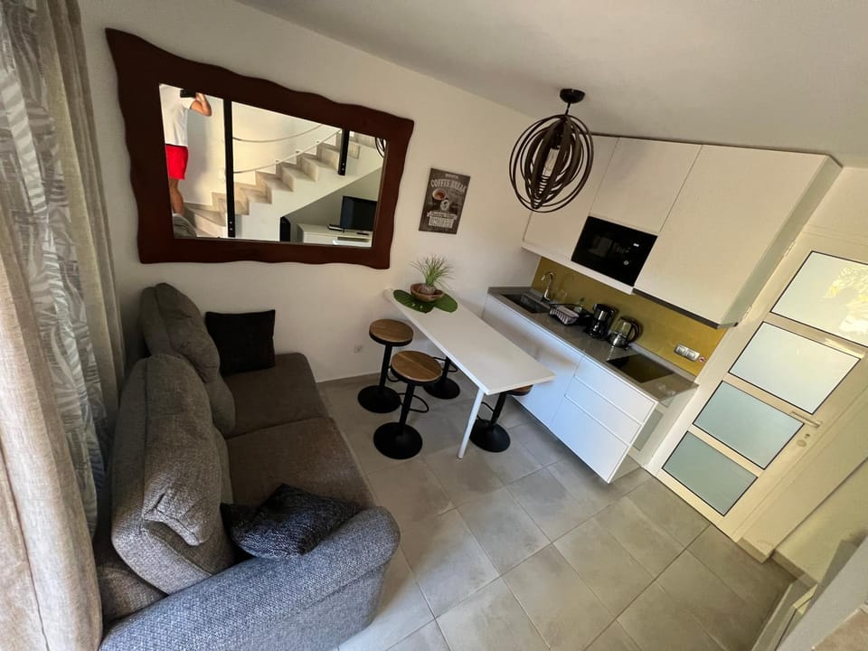 Kitchen or kitchenette, Living room