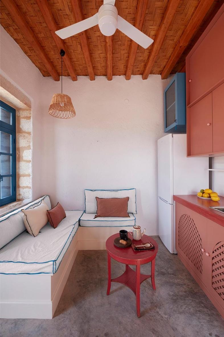 Kitchen or kitchenette, Living room