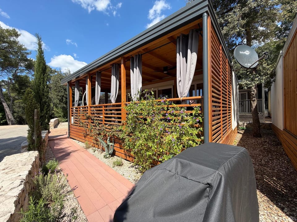 Mobile home AGAVA Campground/ 
RV Resort in Biograd na Moru