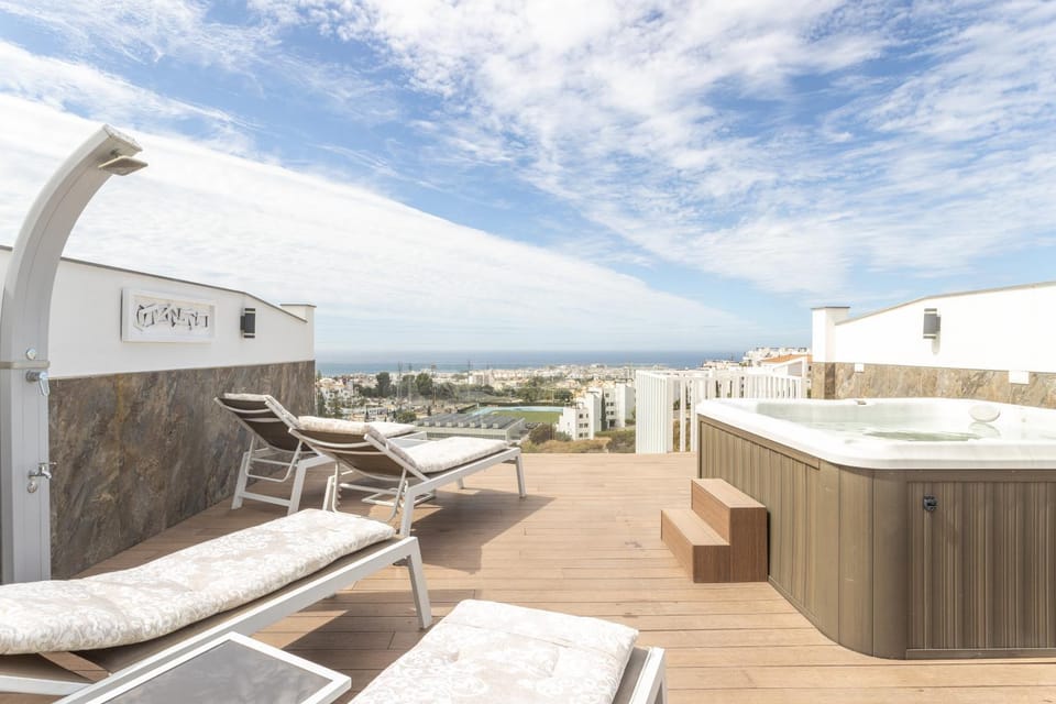 Property building, Balcony/Terrace