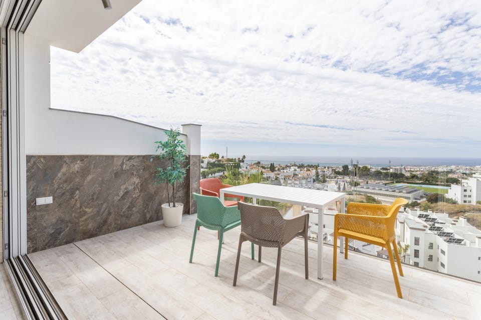 Property building, Balcony/Terrace, Living room