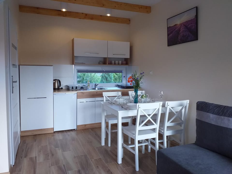 Day, Summer, Kitchen or kitchenette, Dining area