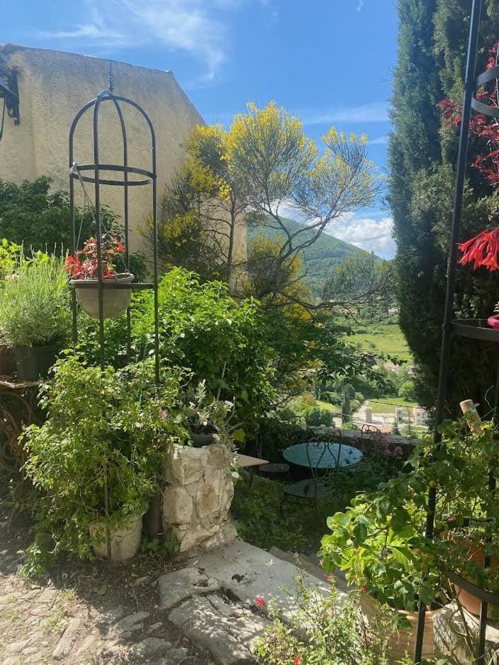 Les Magnolias Bed and Breakfast in Provence-Alpes-Côte d'Azur