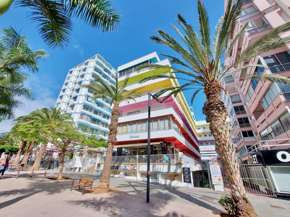 Property building, Neighbourhood