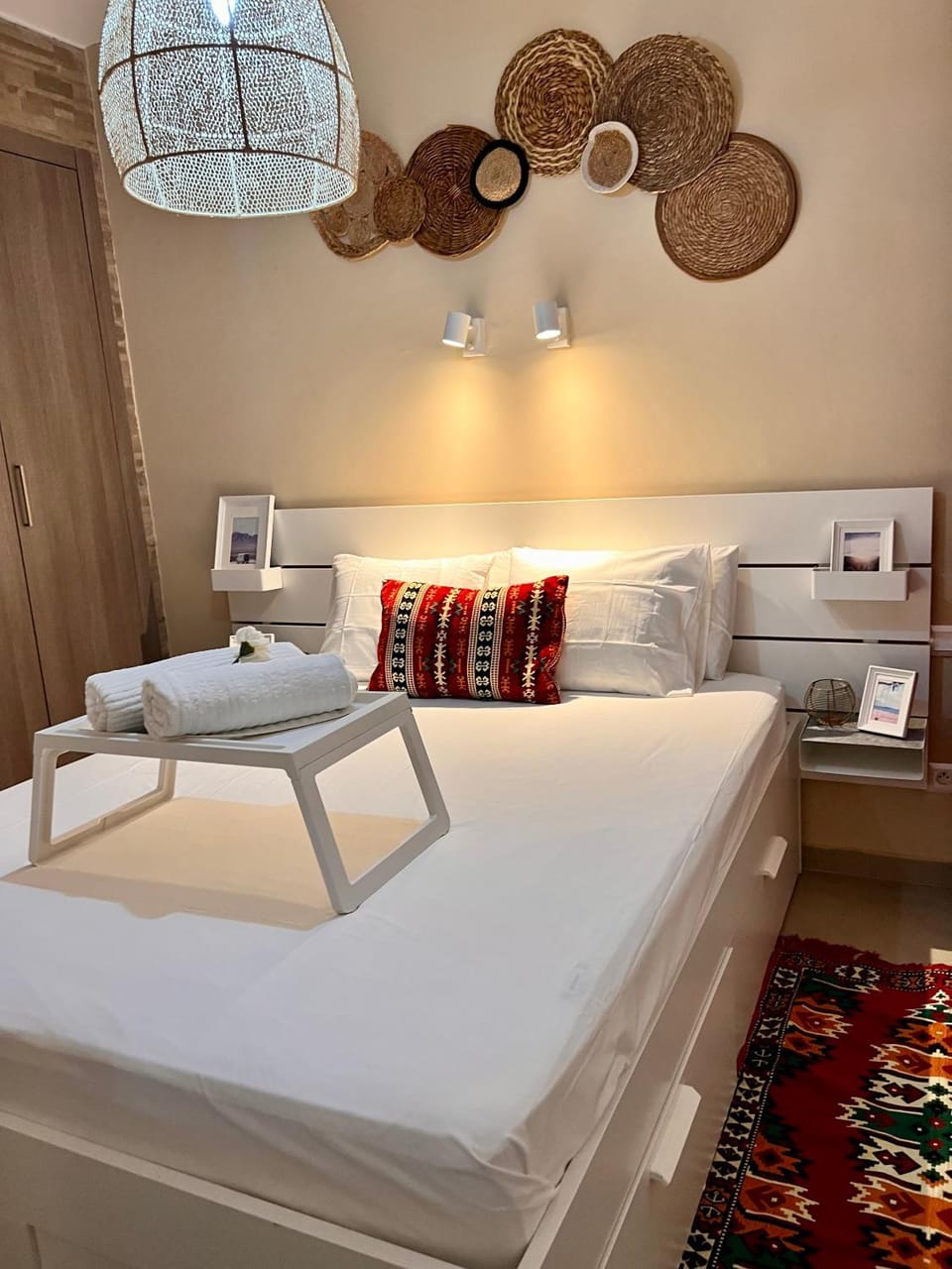 Bedroom, air conditioner