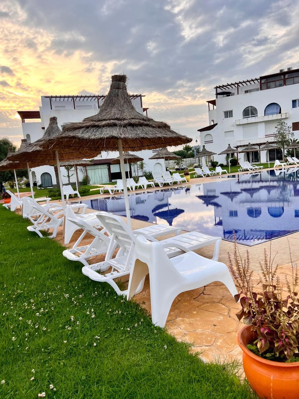 Swimming pool, Swimming pool