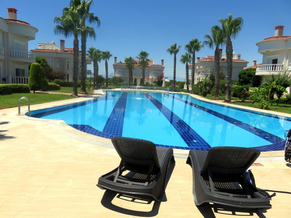 Day, Pool view, Swimming pool, sunbed