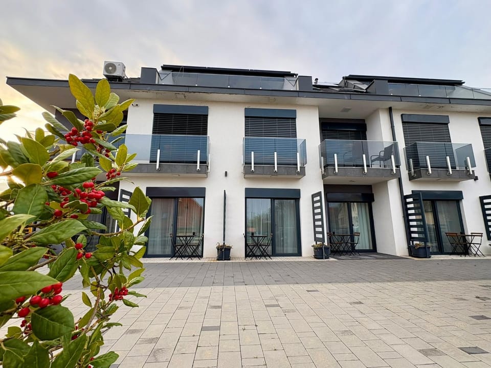 Property building, Balcony/Terrace