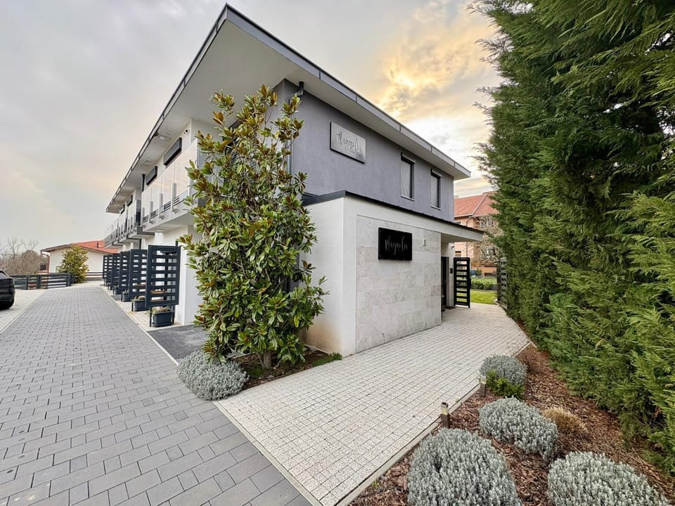 Property building, Street view