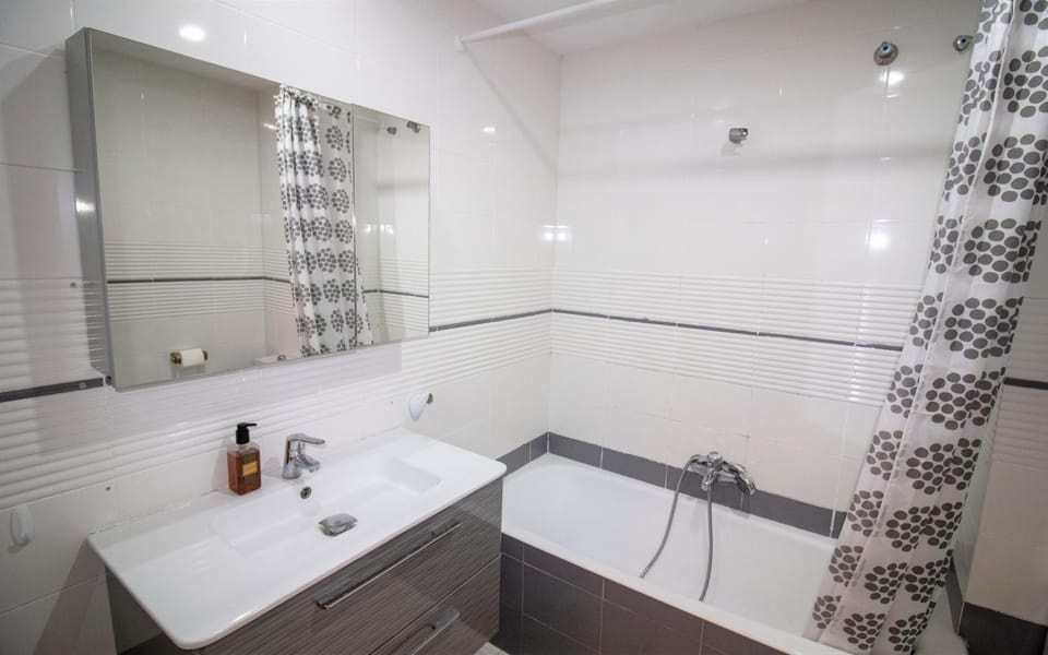 Bathroom, Bath