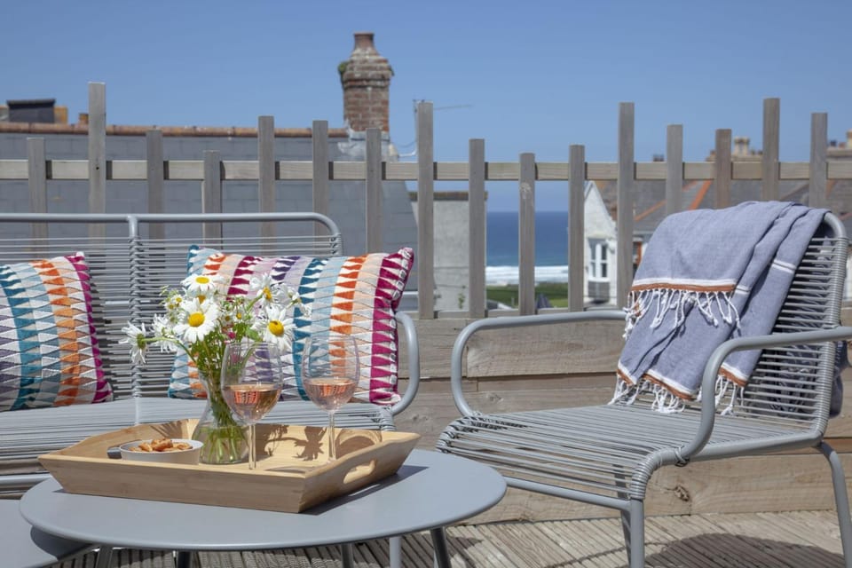 Patio, View (from property/room), Balcony/Terrace, Seating area, Sea view