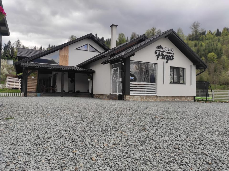 Property building, Day
