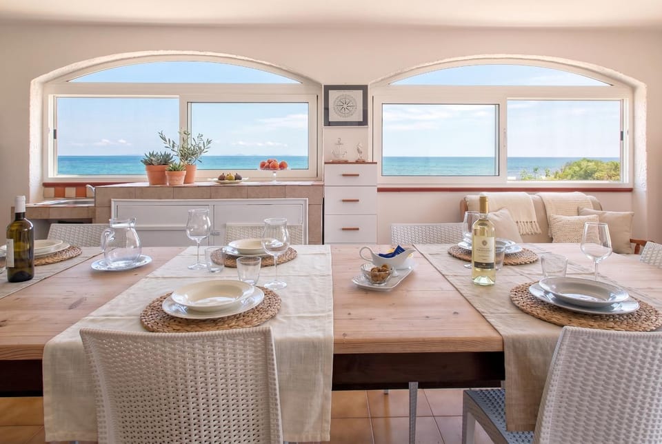Natural landscape, Seating area, Dining area, Sea view