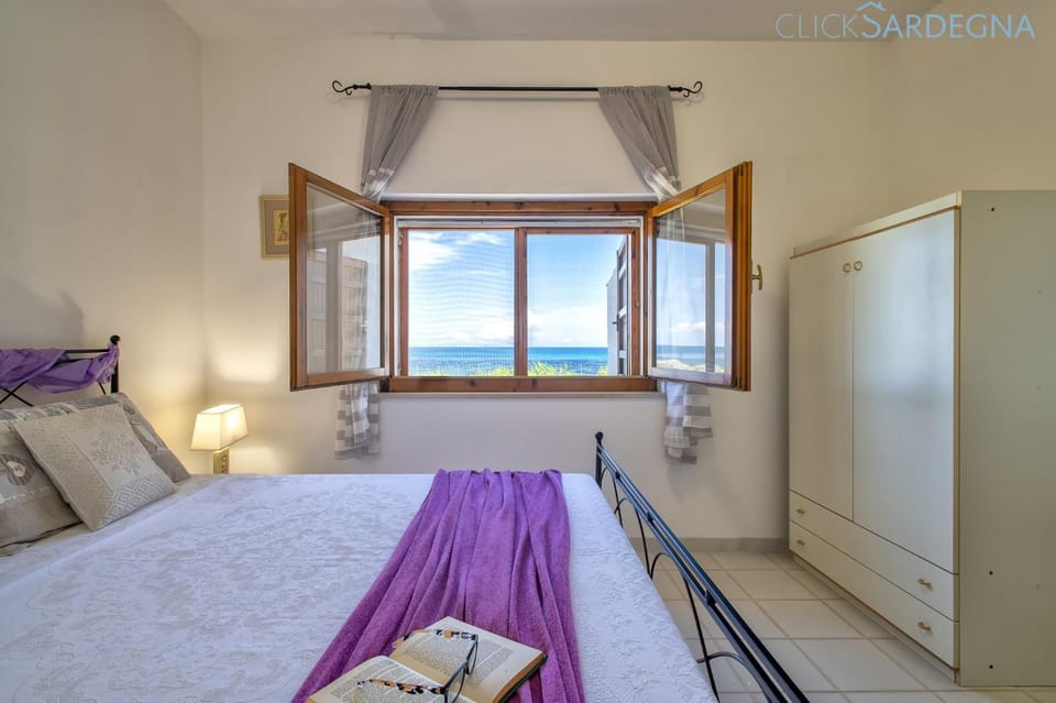 Natural landscape, Photo of the whole room, Bedroom, Sea view, wardrobe