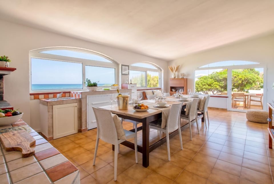 Natural landscape, View (from property/room), Dining area, Sea view