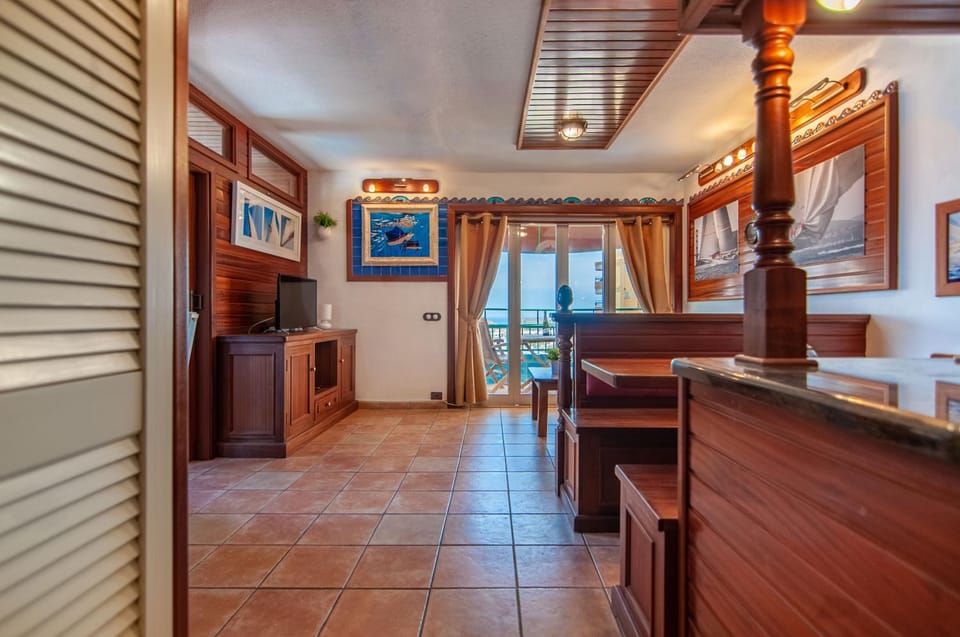 Torres del Sol Ocean View PH02 Apartment in Playa de las Americas