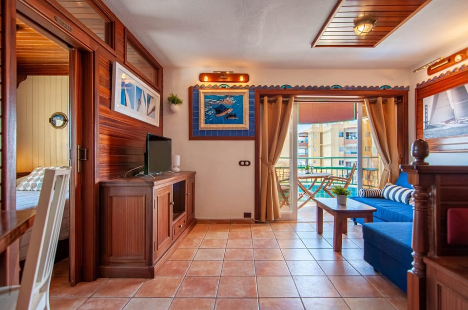 Torres del Sol Ocean View PH02 Apartment in Playa de las Americas