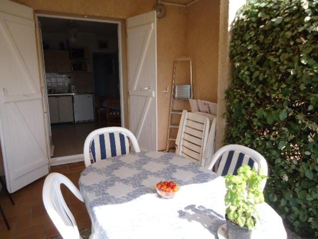 Patio, Dining area