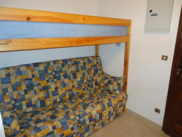 Bedroom, bunk bed