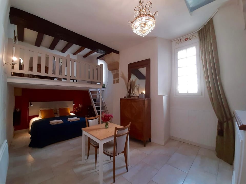 Dining area, Bedroom