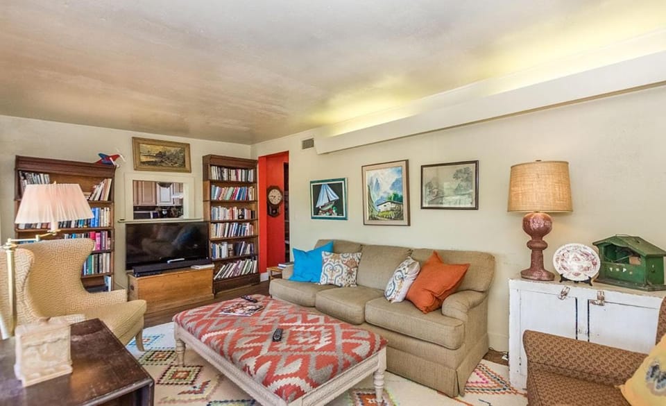 Fischer Farmhouse (Pet friendly) Farm Stay in Fredericksburg