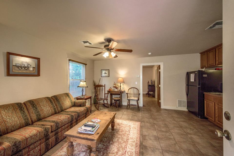 Annettes Cottage A House in Fredericksburg