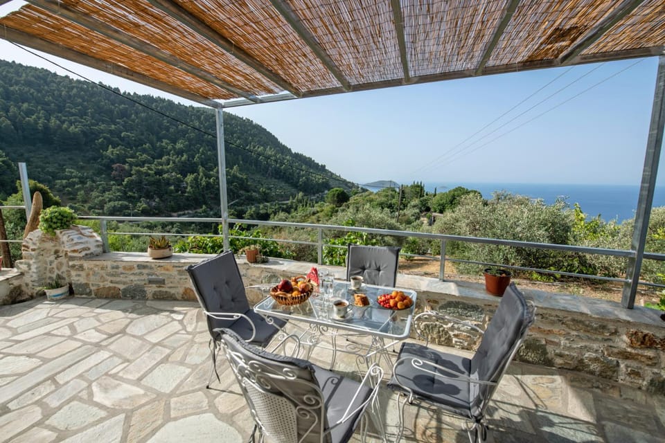 View (from property/room), Mountain view, Sea view