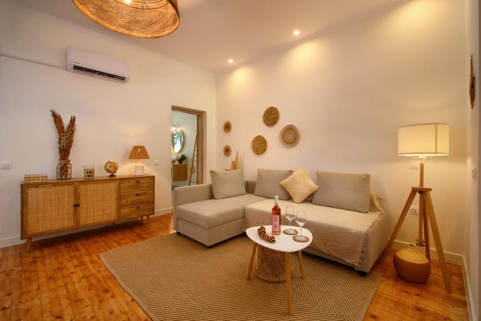 Living room, Decorative detail, Seating area