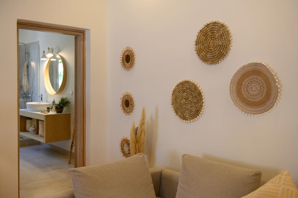 Living room, Decorative detail, Seating area