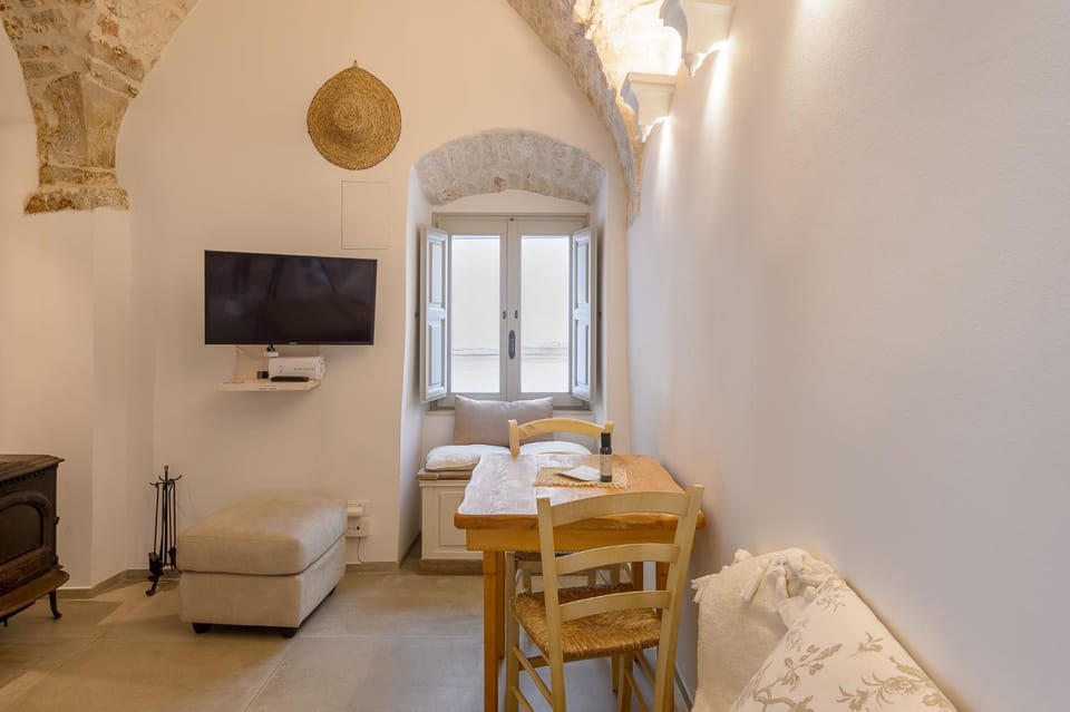 Alcova Cellini Bed and Breakfast in Province of Taranto
