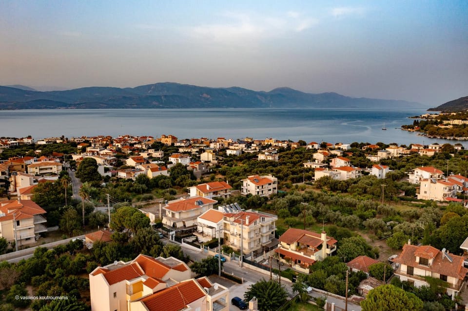 Neighbourhood, Beach