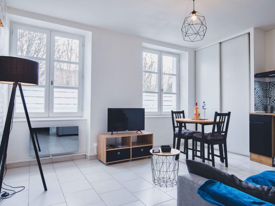 TV and multimedia, Dining area