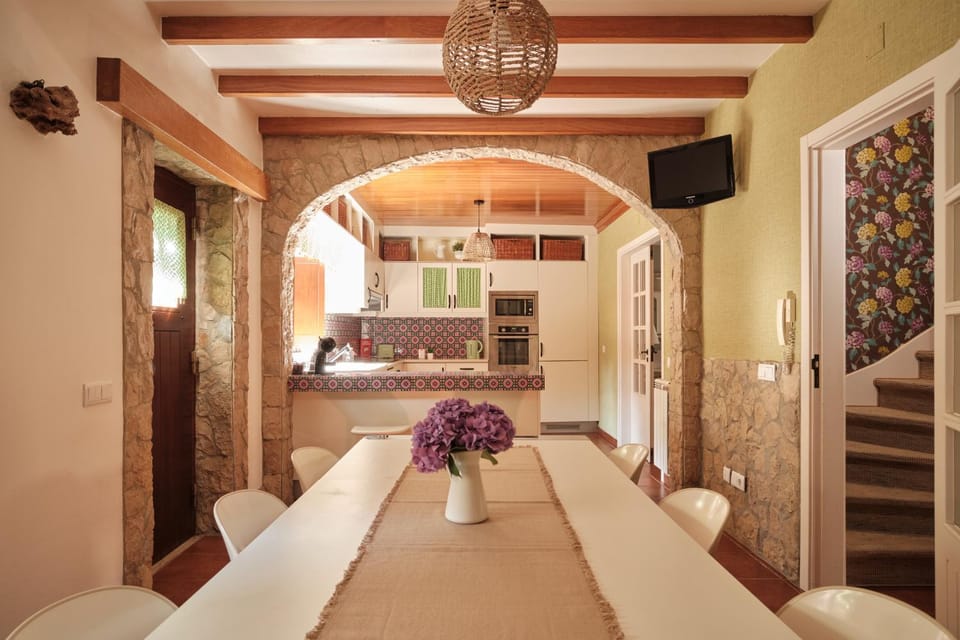 Kitchen or kitchenette, Seating area, Dining area, Communal kitchen, Entertainment, minibar, pet friendly, stove, toaster