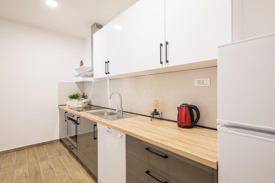 Kitchen or kitchenette