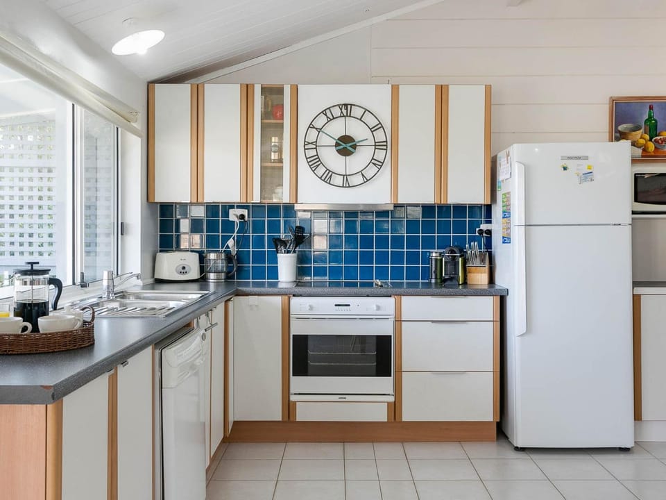 Wave and See 53 Gold Coast Drive House in Carrickalinga