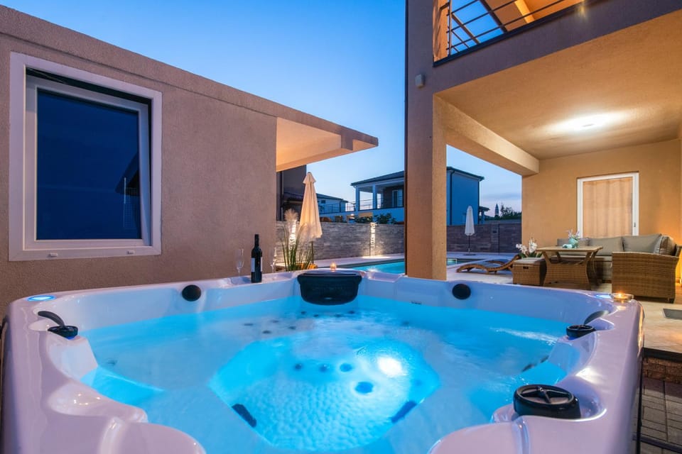 Night, Hot Tub, Pool view, Swimming pool