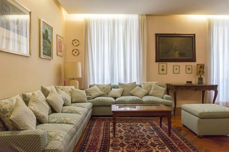 Lounge or bar