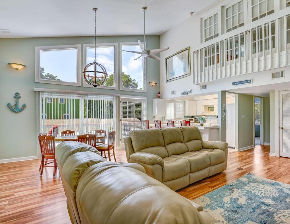 Salty Shores House in Tybee Island