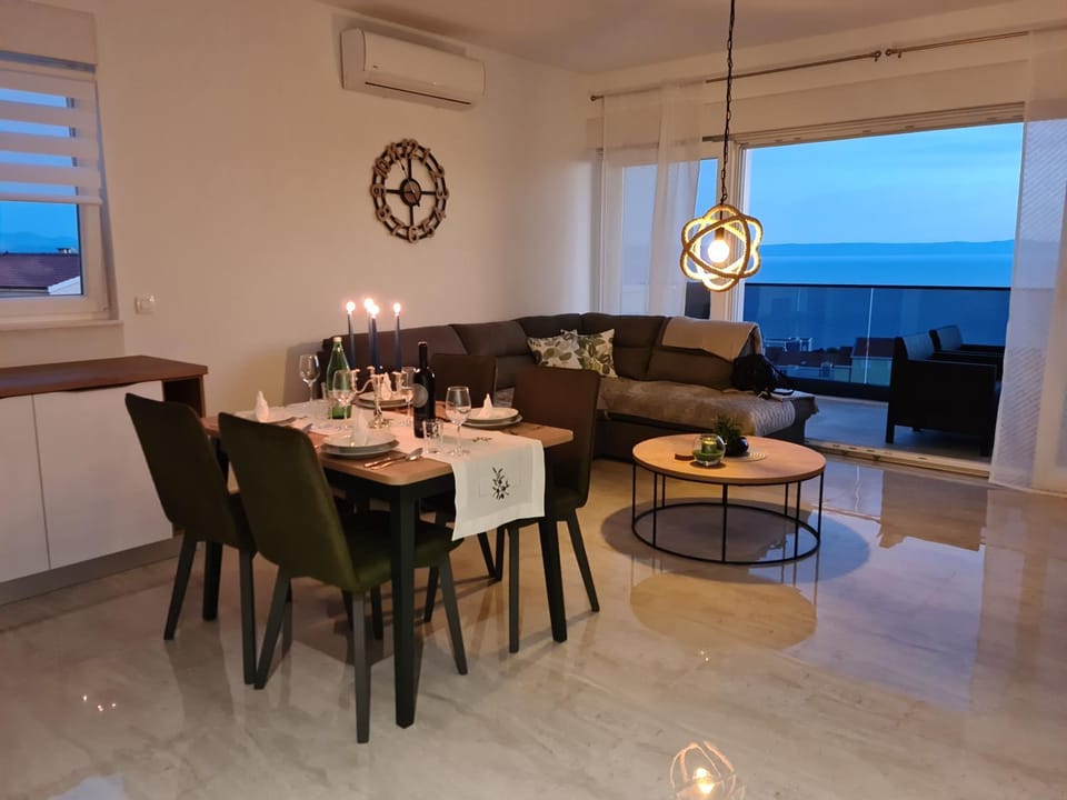 Living room, Dining area, Sea view