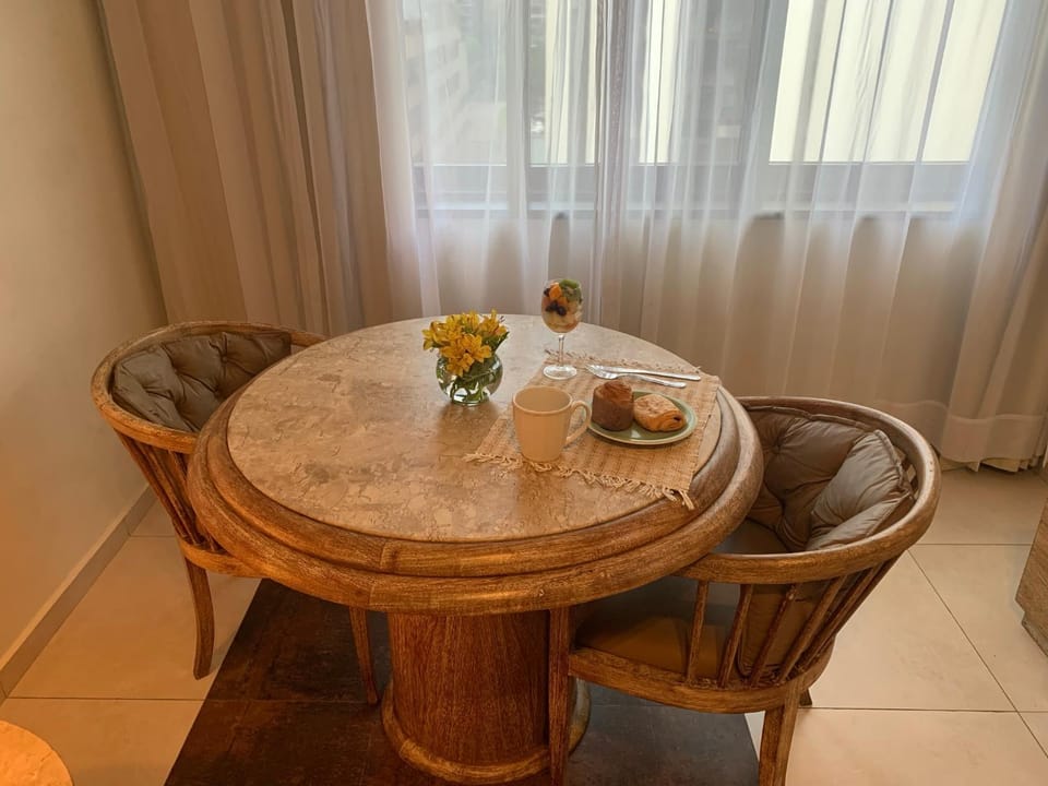 Seating area, Dining area