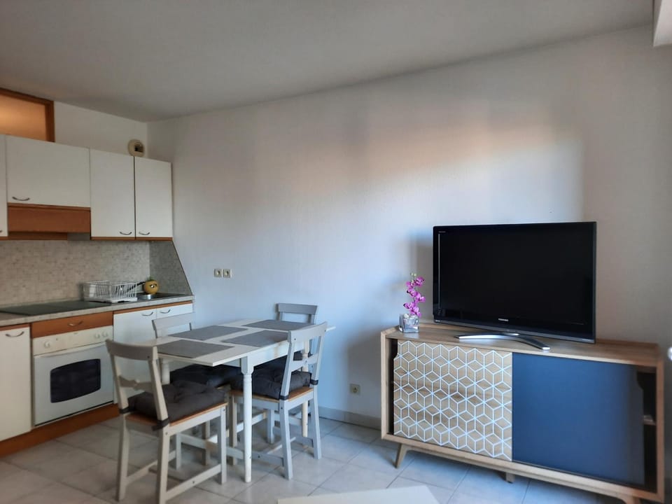 joli F2 46m2 menton centre, balcon,parking Apartment in Menton