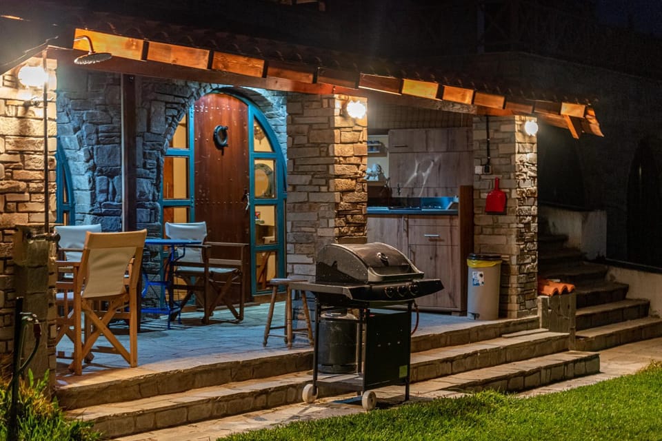 Patio, Facade/entrance