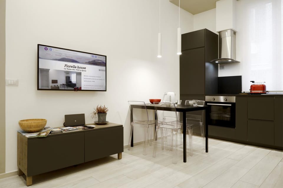 TV and multimedia, Dining area