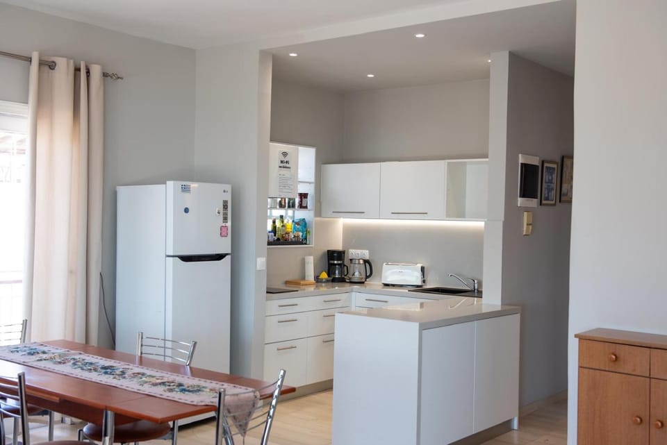 Lavish & Spacious APT with Stunning Seaview, 10 Min ATH Airport Apartment in East Attica Regional Unit, Greece