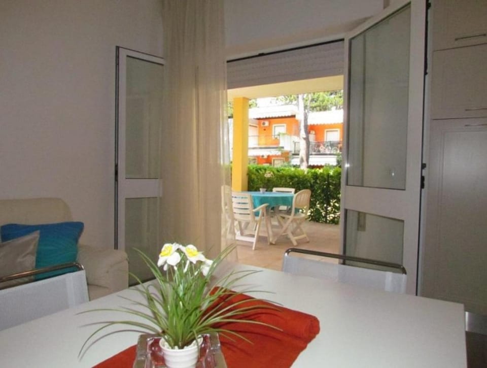 Restaurant/places to eat, Seating area