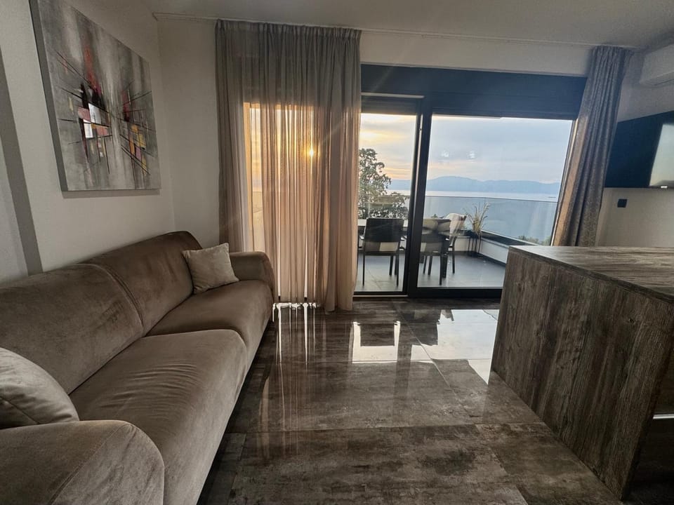 Golden Sunset Apartment in Primorje-Gorski Kotar County