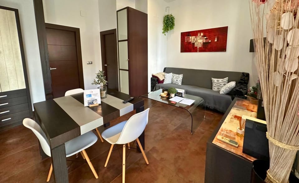 La Casa Escarlata Apartment in Alicante