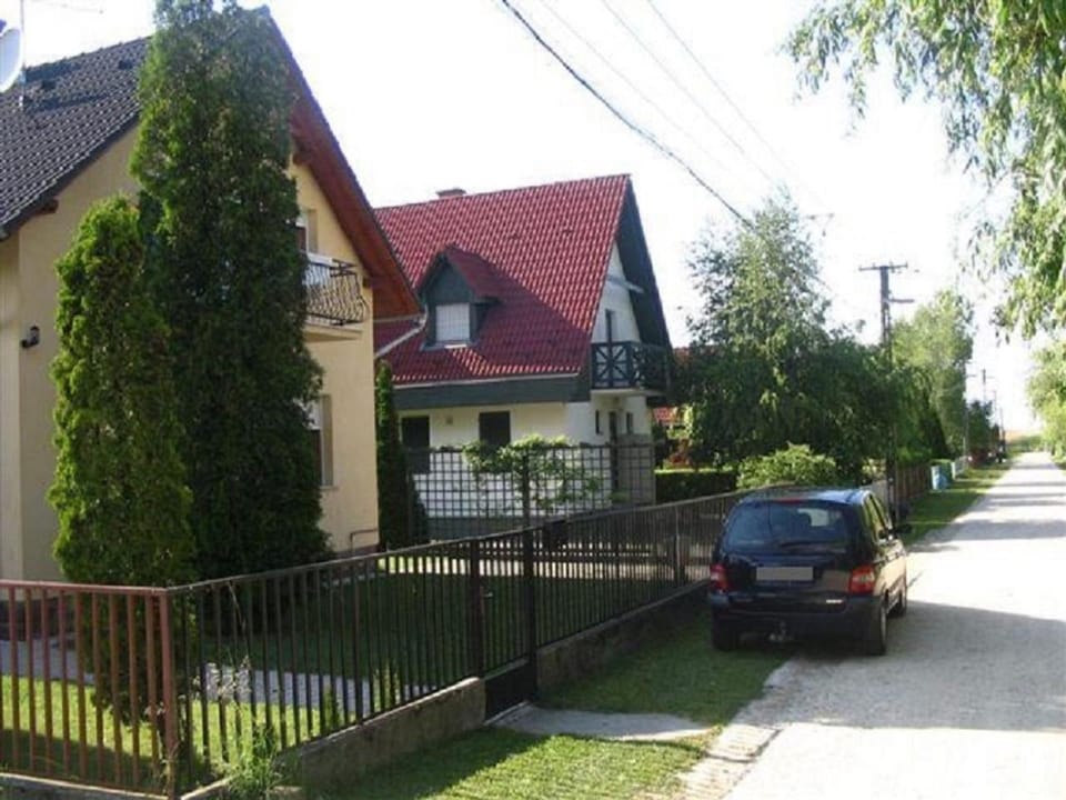 Property building, Garden, Street view