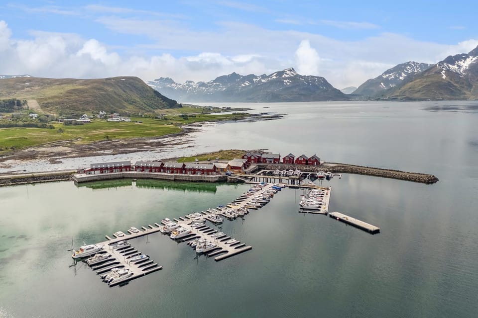 Mountain view, Sea view